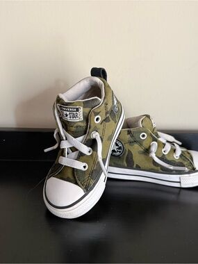 Converse All Star Toddler Camo High Top Sneakers Size 5 Army Green